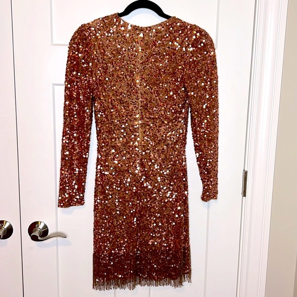 NWT Mac Duggal - 5928 - V-Neck Long Sleeve Sequin Fringe Dress - Picture 3 of 9